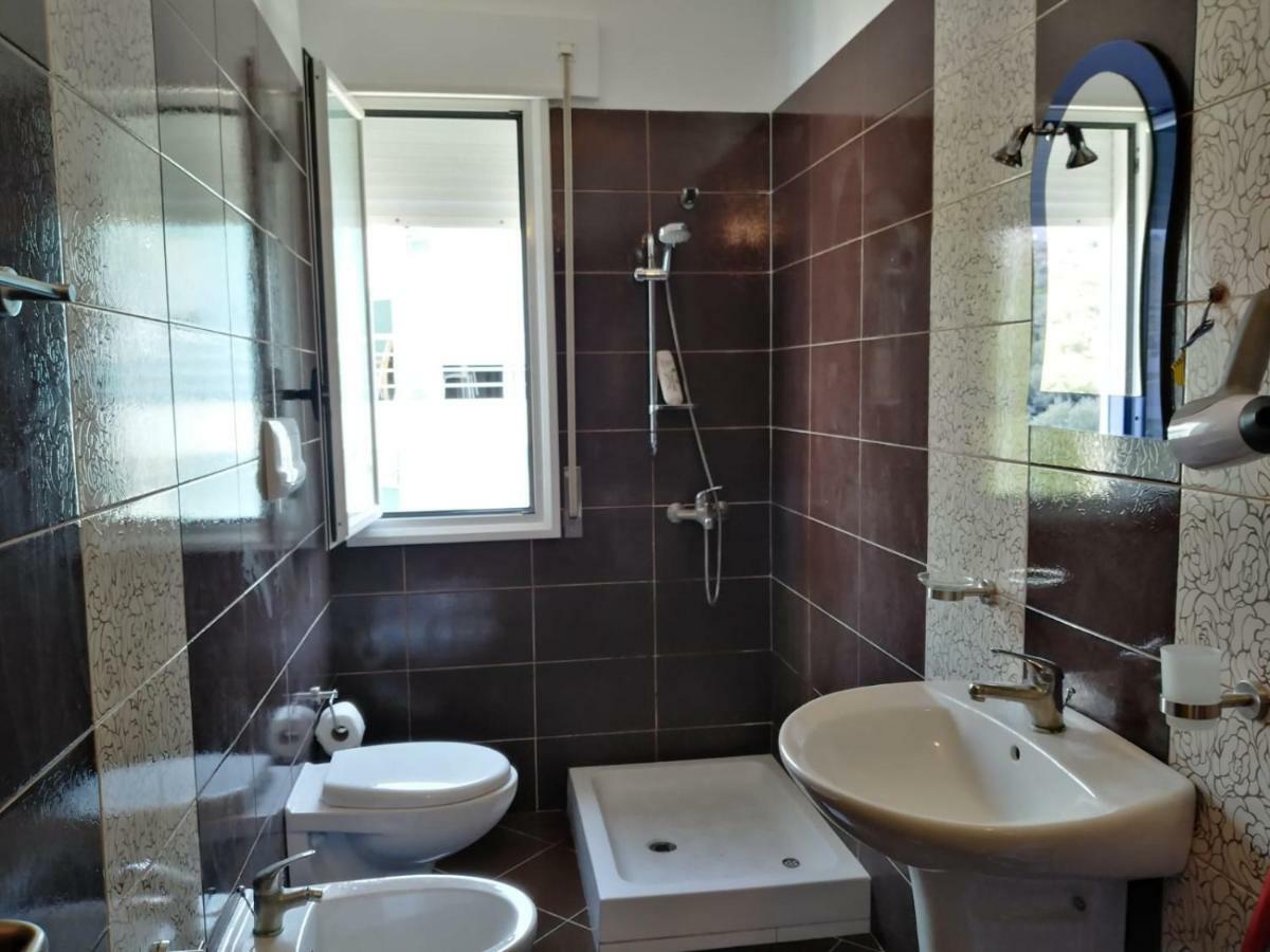 Residence Giulia Vlorë Eksteriør bilde